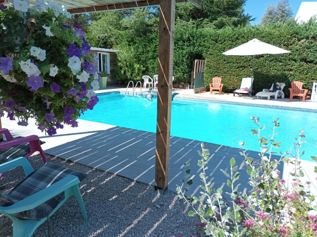 Chalet Banane Devant Piscine, A 6Km Du Festival De Piano De La Roque D'Antheron Rognes Esterno foto