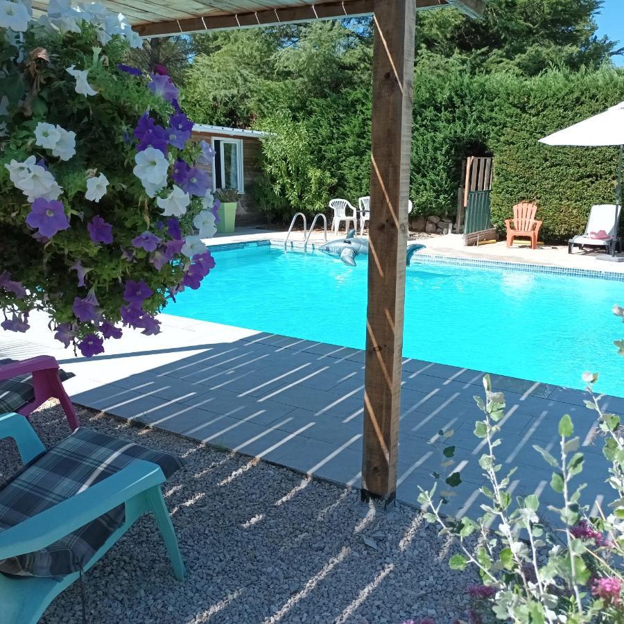 Chalet Banane Devant Piscine, A 6Km Du Festival De Piano De La Roque D'Antheron Rognes Esterno foto