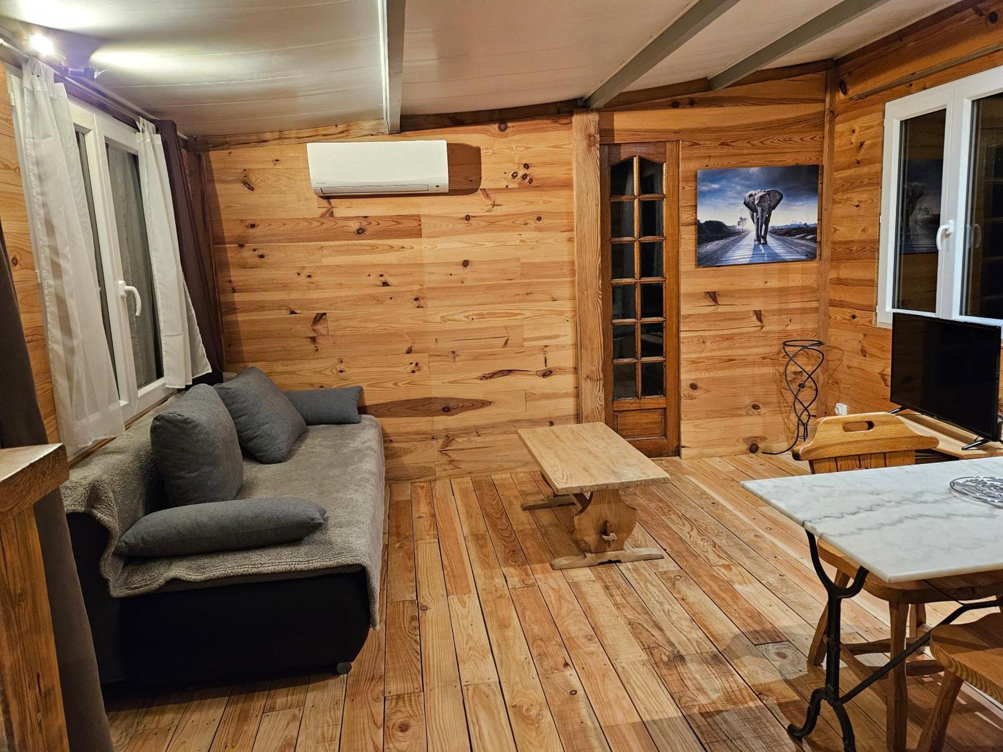 Chalet Banane Devant Piscine, A 6Km Du Festival De Piano De La Roque D'Antheron Rognes Esterno foto